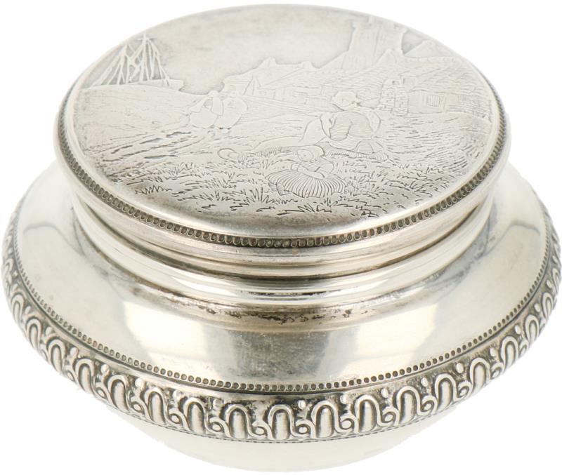 Sierdoosjes zilver.