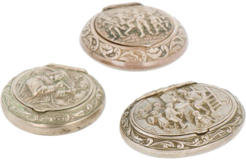 (3) Delig lot doosjes zilver.