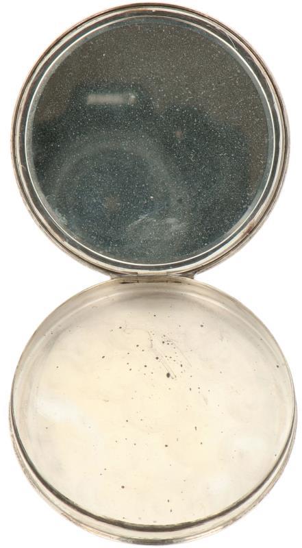 Compact / poederdoos zilver.