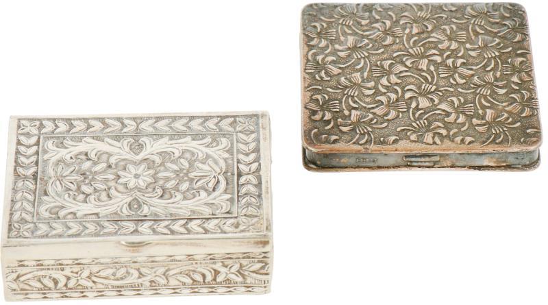 (2) Delig lot doosjes zilver.