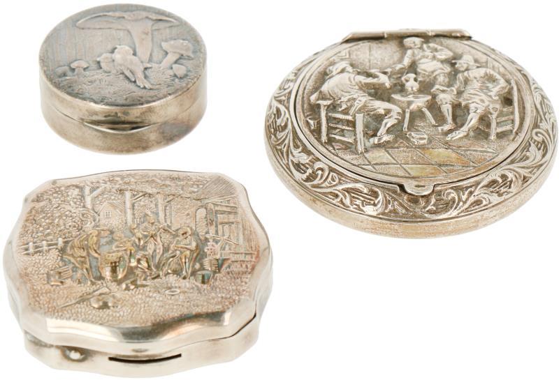 (3) Delig lot doosjes zilver.