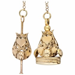 Geelgouden chatelaine ketting met twee signetten - 14 kt.