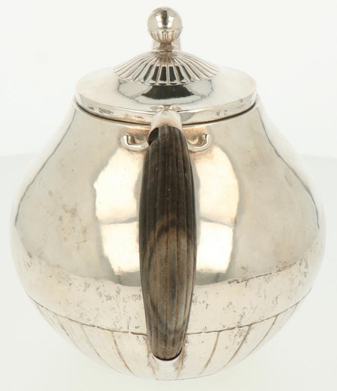 Theepot 'Cosmos' nr.45 Georg Jensen zilver.