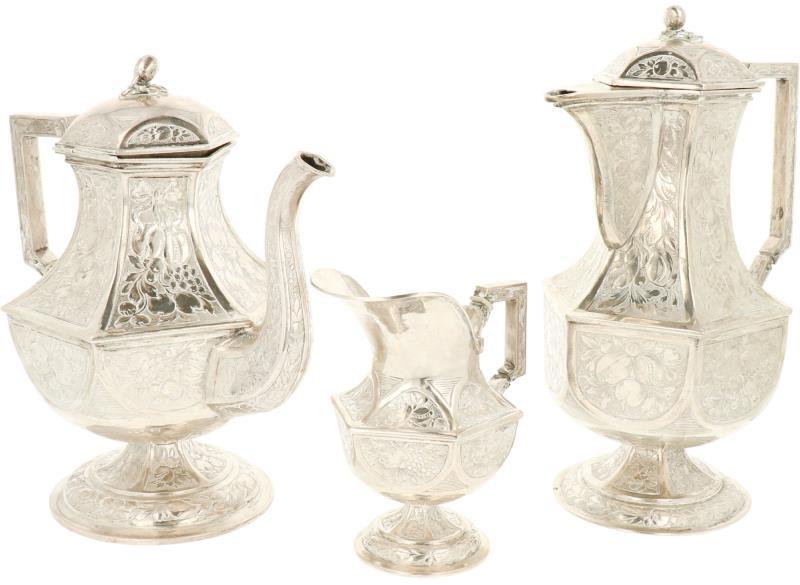 (3) Delige koffie en thee set zilver.