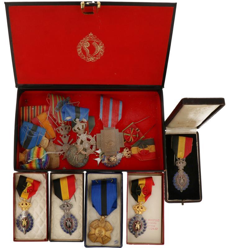 Belgium. Lot (6) Boxes with medals (15).