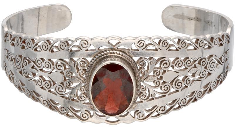 Bangle armband zilver, granaat - 925/1000.