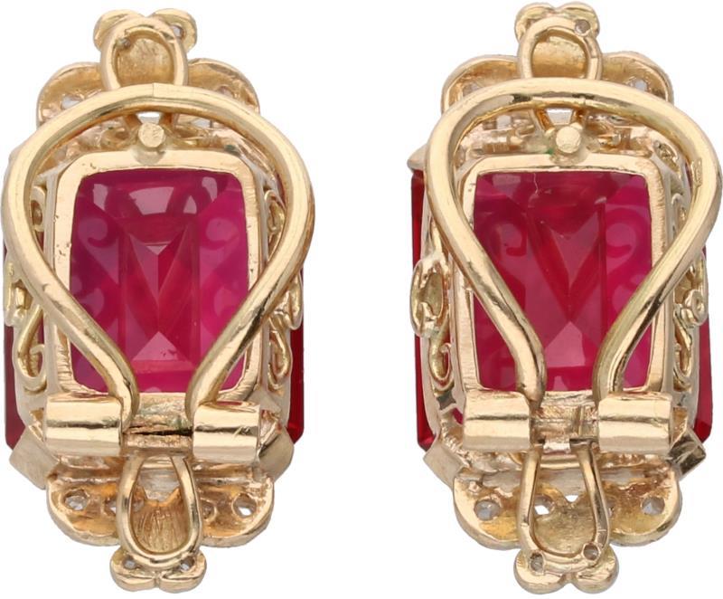 Oorbellen roségoud, diamant en robijn - 14 kt.