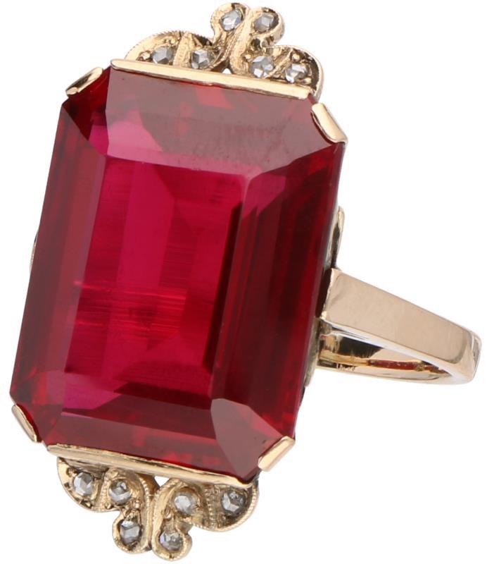 Ring roségoud, diamant en robijn - 14 kt.