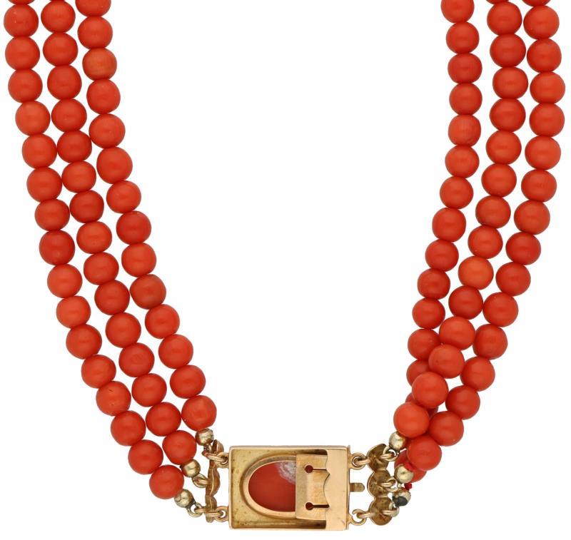 Collier met een geelgouden sluiting, bloedkoraal - 14 kt.