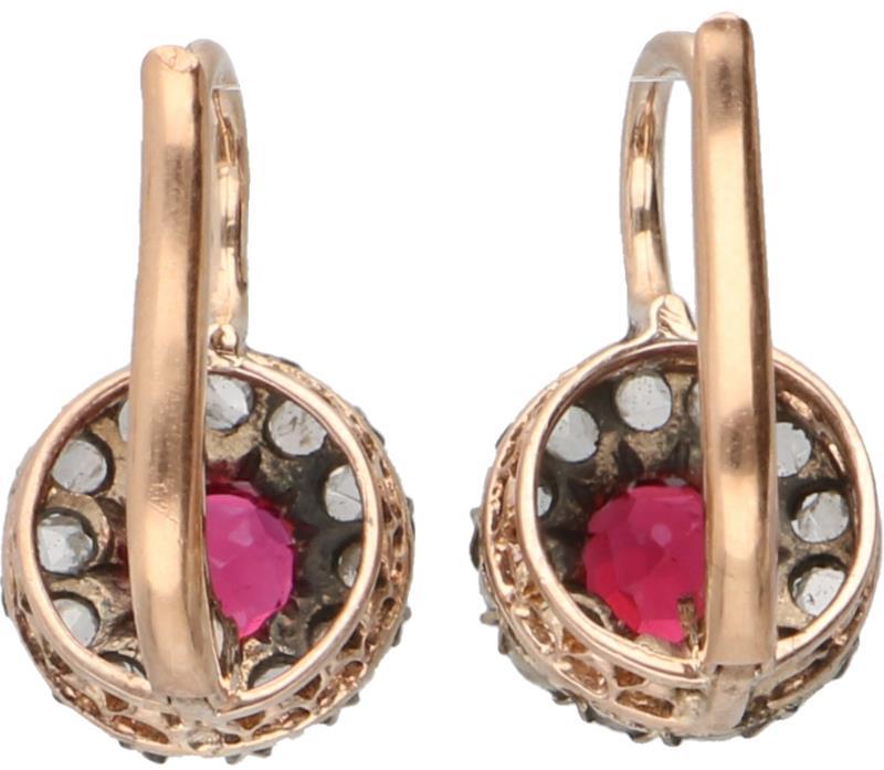 Rozet oorbellen roségoud, diamant en roze spinel - 14 kt.