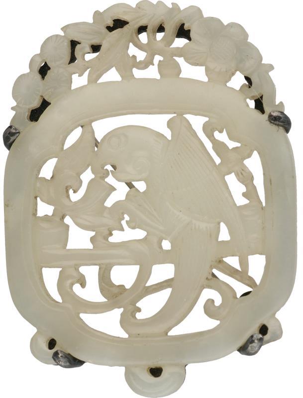 Broche zilver, gesneden witte jade - 925/1000.