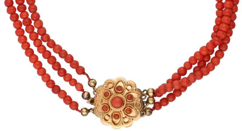 Collier met een geelgouden sluiting, bloedkoraal - 14 kt.