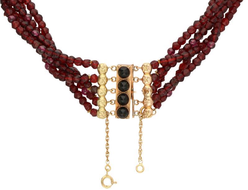 Collier met een bicolor gouden sluiting, glasgranaat - 14 kt.