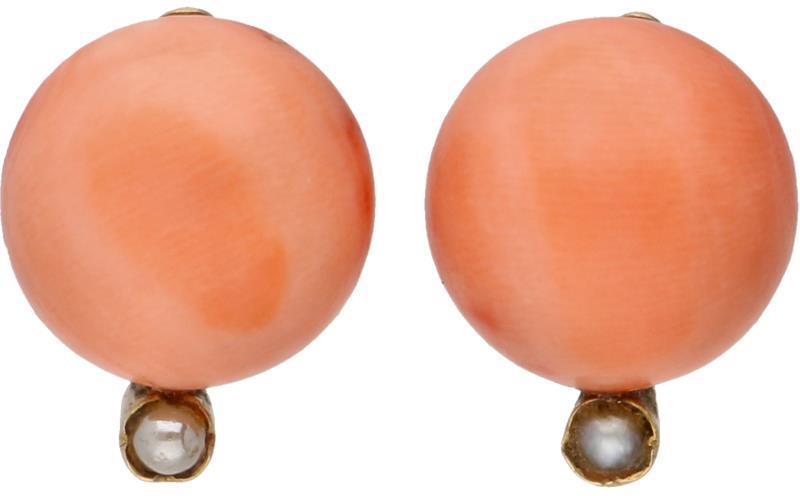 Oorbellen geelgoud, bloedkoraal en zaadparel - 14 kt.