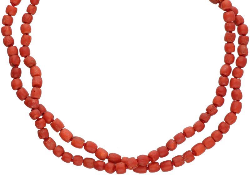 Collier met een geelgouden sluiting, bloedkoraal - 14 kt.