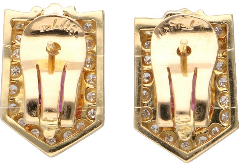 Italiaanse design oorbellen geelgoud, ca. 0.34 ct. diamant en robijn - 14 kt.