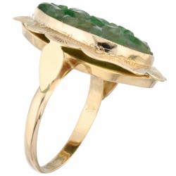 Geelgouden ring met floraal gesneden jade en gegraveerd decor - 14 kt.