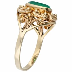 Geelgouden open gewerkte ring, met chrysopraas - 14 kt.