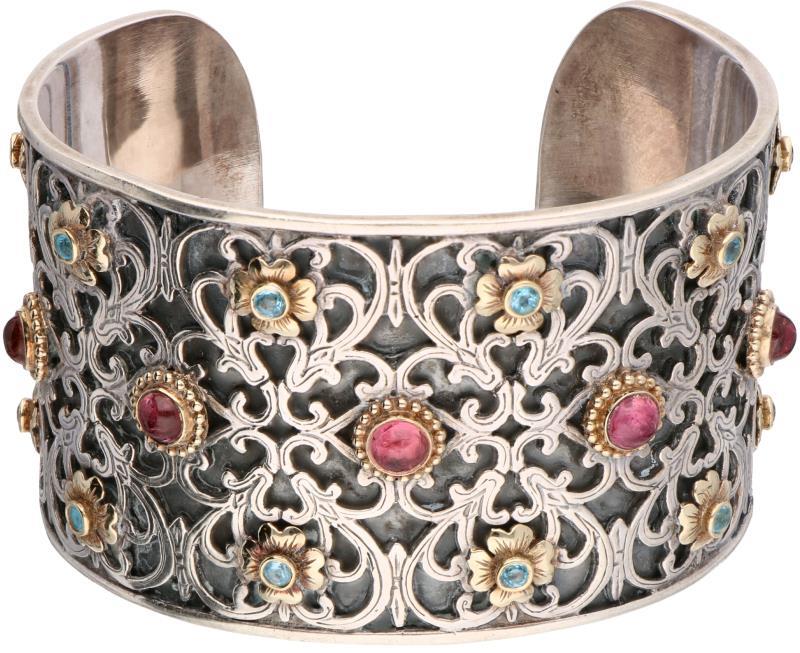 Konstantino bangle armband zilver, blauwe topaas en roze toermalijn in 18 kt. geelgouden zetting - 925/1000.