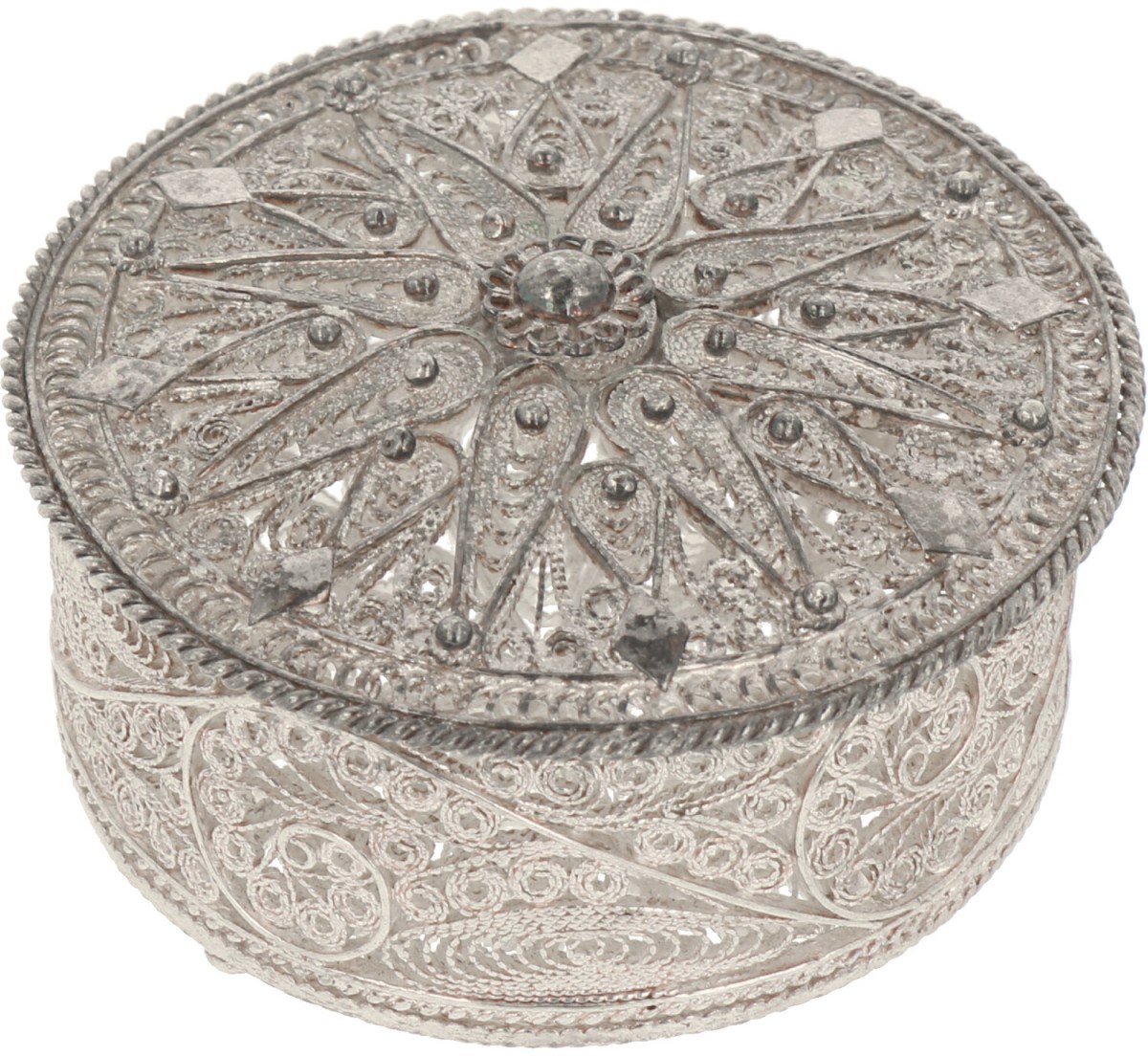 Sierdoosje zilver.