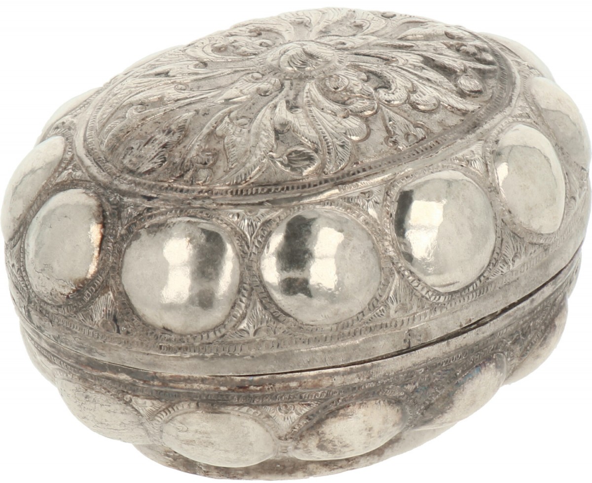 Beteldoosje zilver.