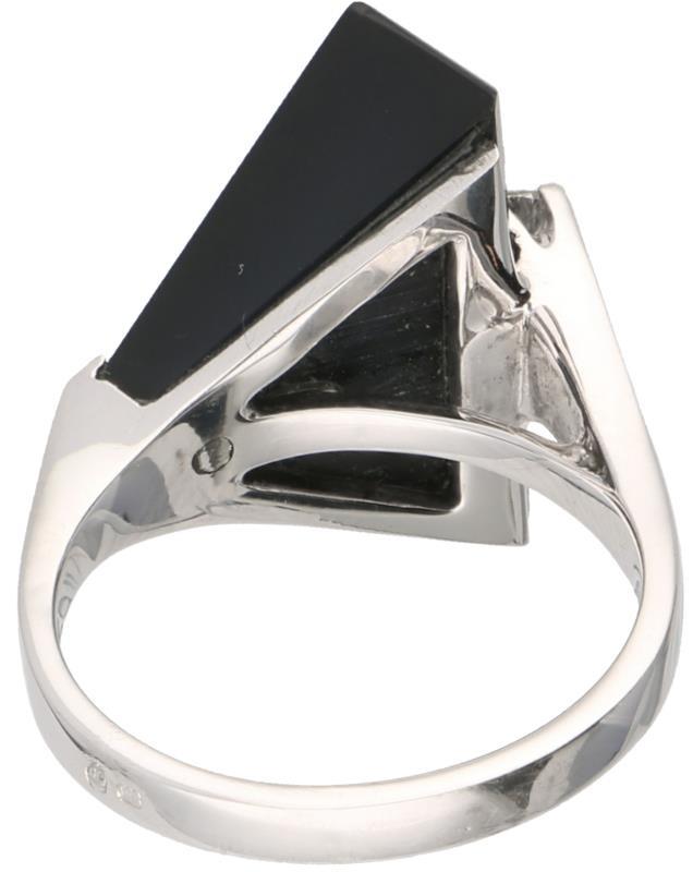 Design ring witgoud, ca. 0.16 ct. diamant en onyx - 18 kt.