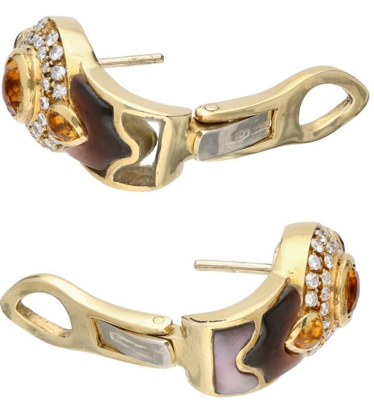 Italiaanse design oorbellen geelgoud, ca. 0.50 ct. diamant, citrien en parelmoer - 18 kt.