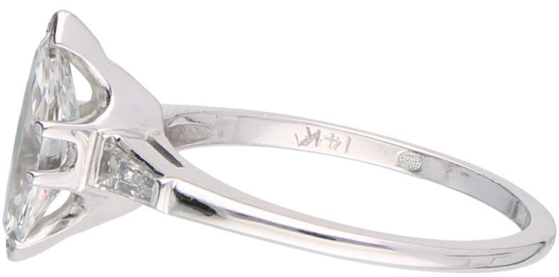 Shoulderring witgoud, ca. 1.60 ct. diamant - 14 kt.
