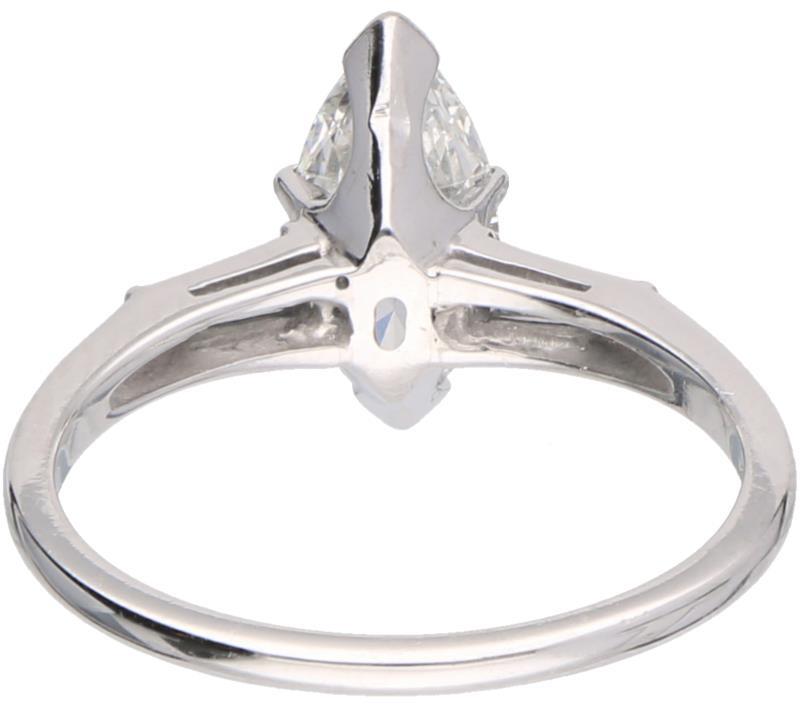 Shoulderring witgoud, ca. 1.60 ct. diamant - 14 kt.