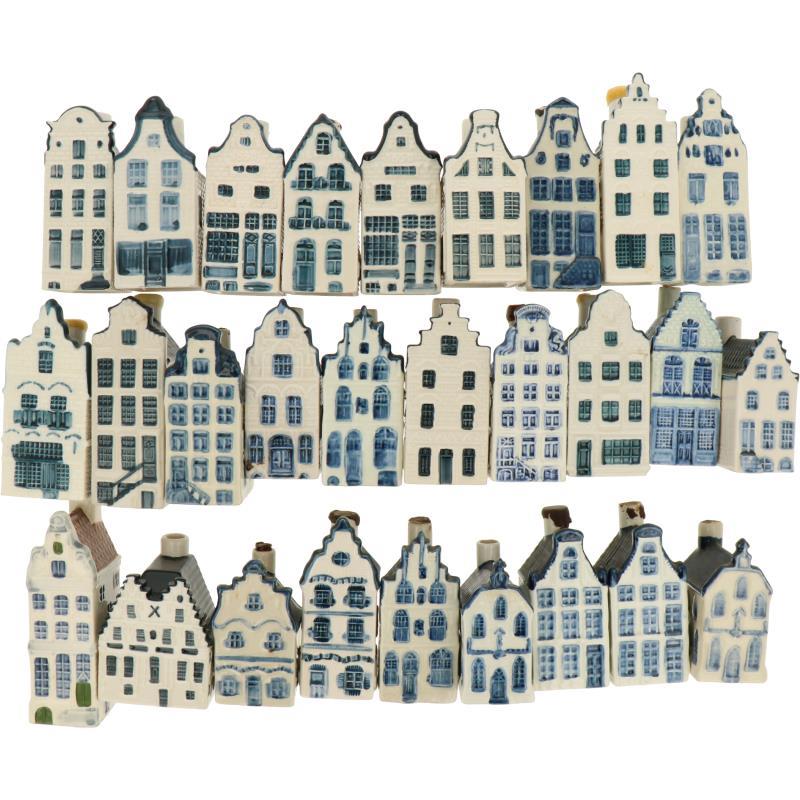 Een lot van 28 KLM huisjes.