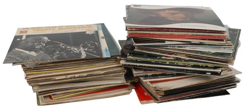 Een Lot met vinyl langspeelplaten. Voornamelijk Jazz. 