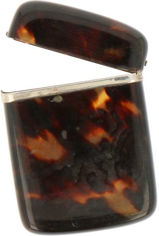 Een Franse schildpad visitekaartjes-etui. Met zilveren montuur. 