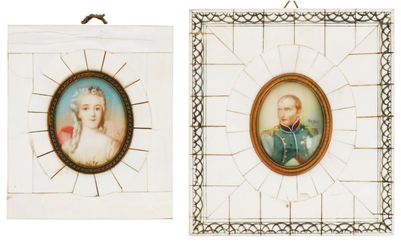 Twee miniatuur portretjes van onder andere Napoleon. Frankrijk, 1e helft 20e eeuw.