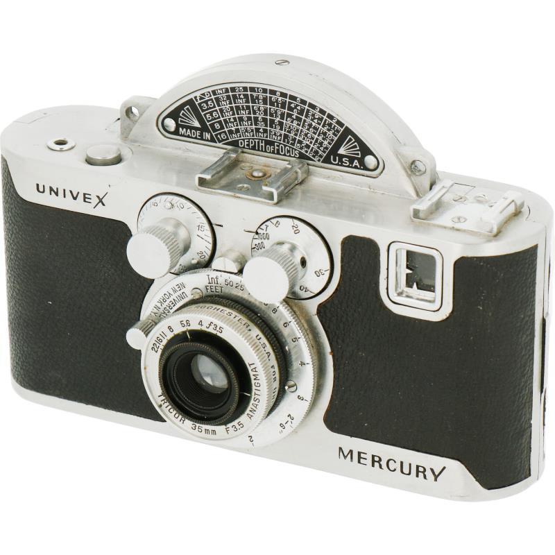 Een vintage camera: Mercury Univex U.S.A. - ca. 1950.