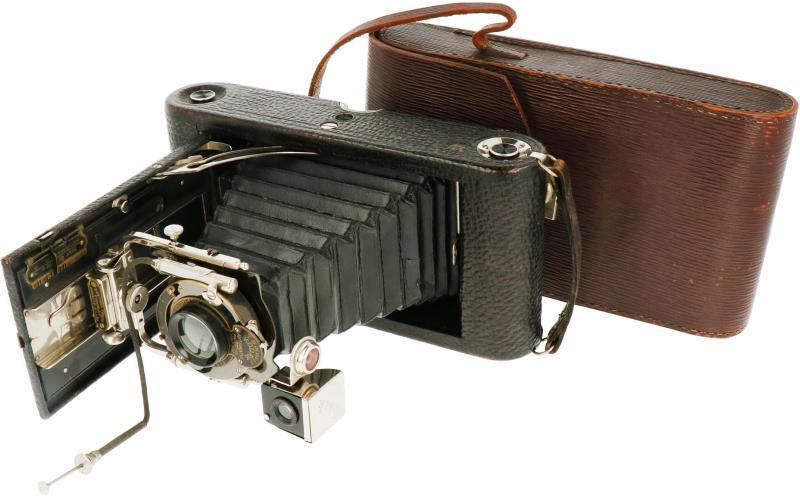 Een Eastman Kodak - No. 3-A Model B5 - Folding Pocket Kodak camera - ca. 1900 - In leren tas.