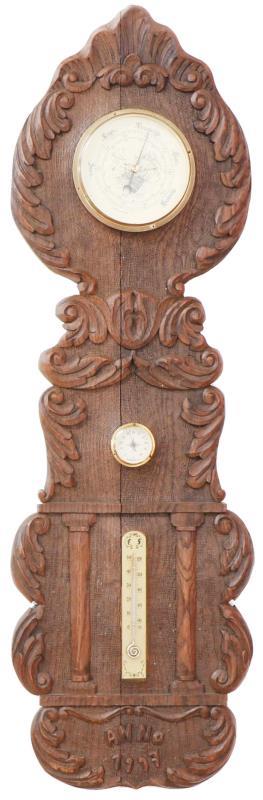 Een uit eikenhout gesneden barometer. België, eind 20e eeuw.