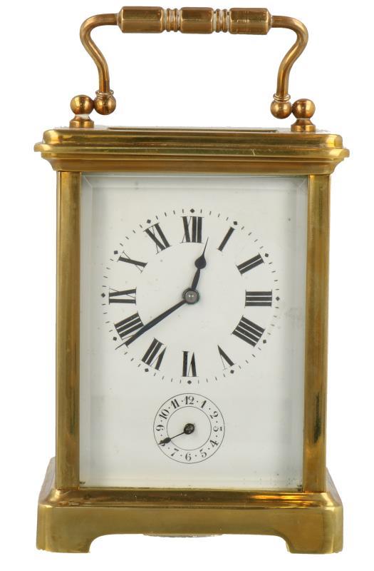 Een bronzen reisklok met emaille wijzerplaat Frankrijk, 19e eeuw.