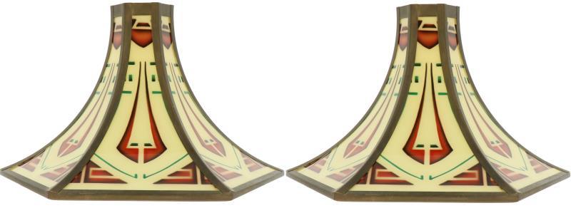 Een set van twee Amsterdamse School-stijl wandlampen. Midden 20e eeuw.