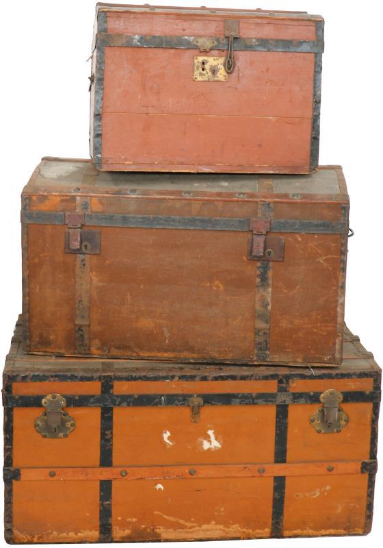 Een lot van 3 hutkoffers, begin 20e eeuw.