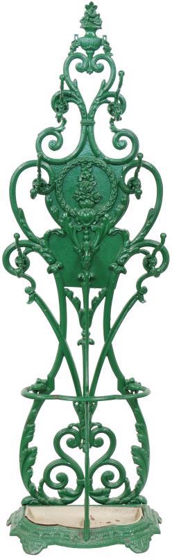 Een groengelakte gietijzeren portmanteau. Eind 19e eeuw.