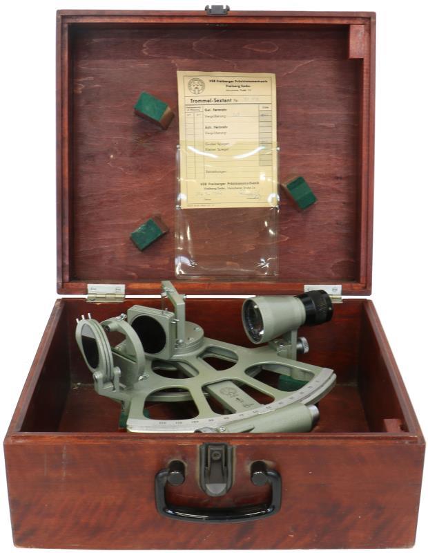 Een trommel-sextant. DDR, 1964.