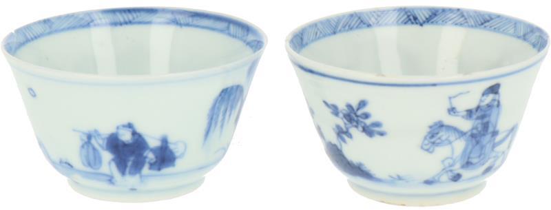 Twee porseleinen cups met decor van Joosje te paard. China, Kangxi.