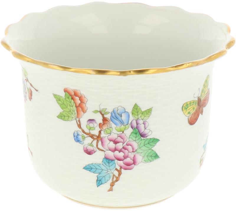 Een handbeschilderde Herend, Hongarije cachepot. Decor Queen Victoria 7303/VA. 