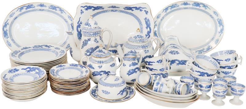 Een 65-delig aardewerk servies, gemerkt Booth. Engeland, 20e eeuw.