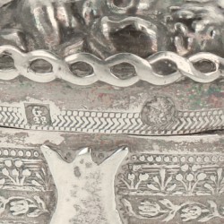 Lodereindoosje zilver.