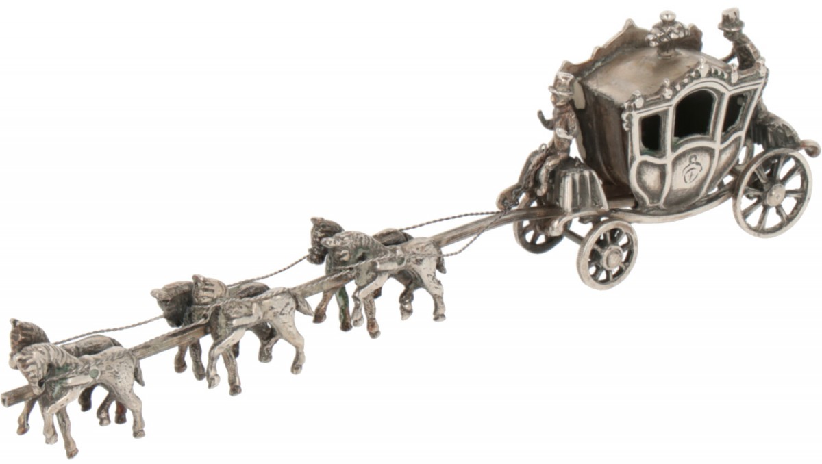 Miniatuur koninklijke koets met 6 paarden zilver.