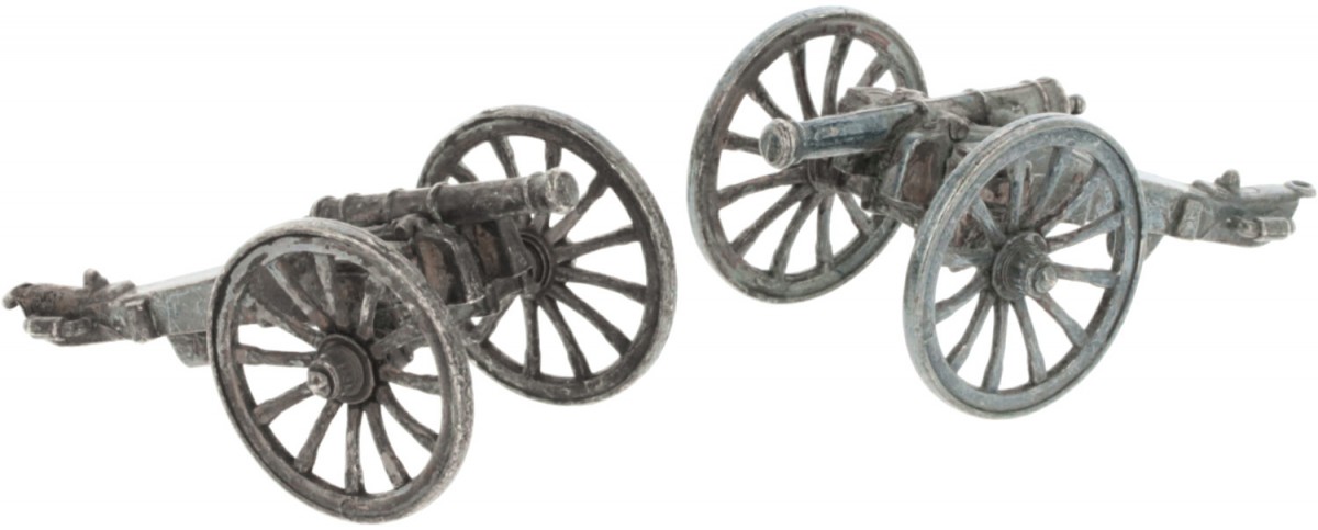 (2) Delig lot miniatuur kanonnen zilver.