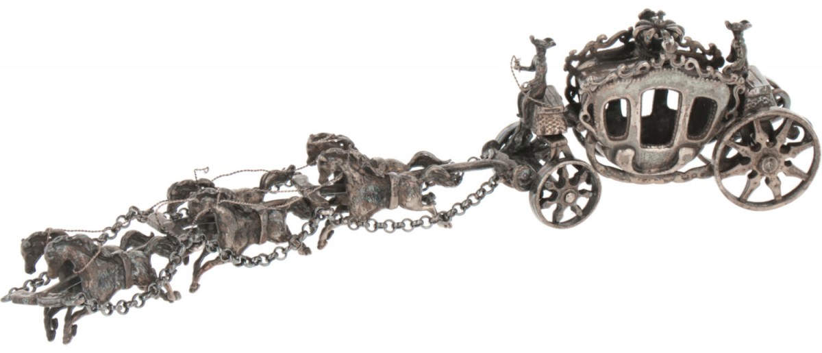 Miniatuur koninklijke koets met 6 paarden zilver.