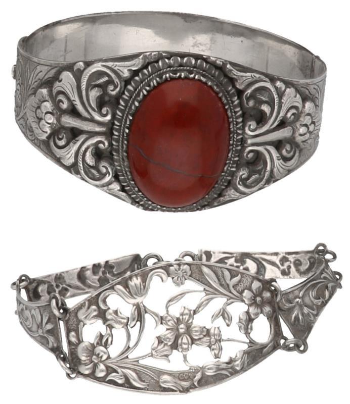 Lot Art-Nouveau armbanden zilver, jaspis - 925/1000 en 835/1000.