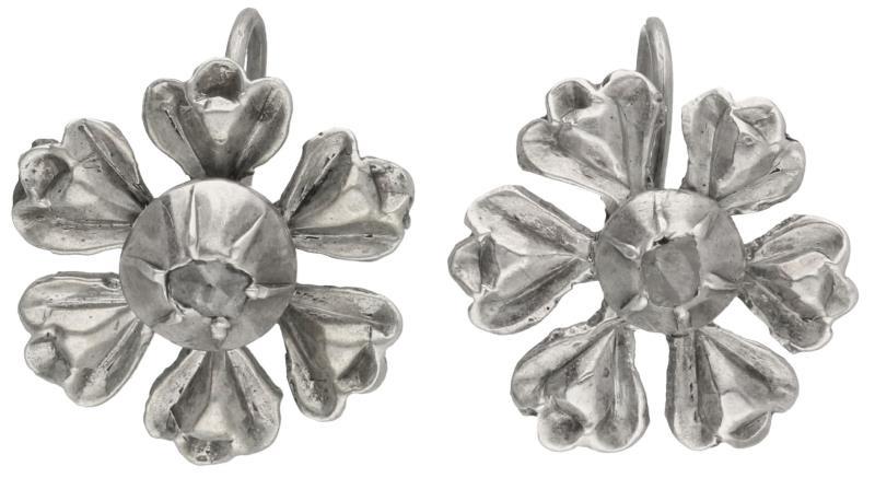 Bloemvormige oorbellen zilver, diamant - 925/1000.